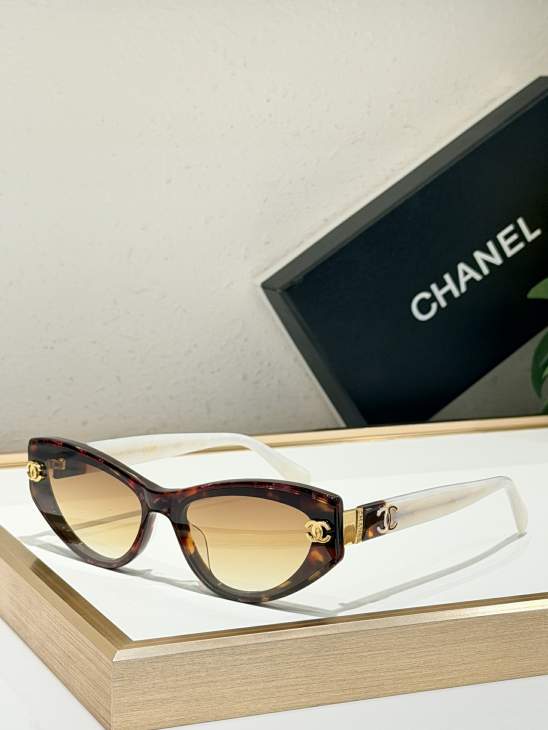 Picture of Chanel Sunglasses _SKUfw81853719fw